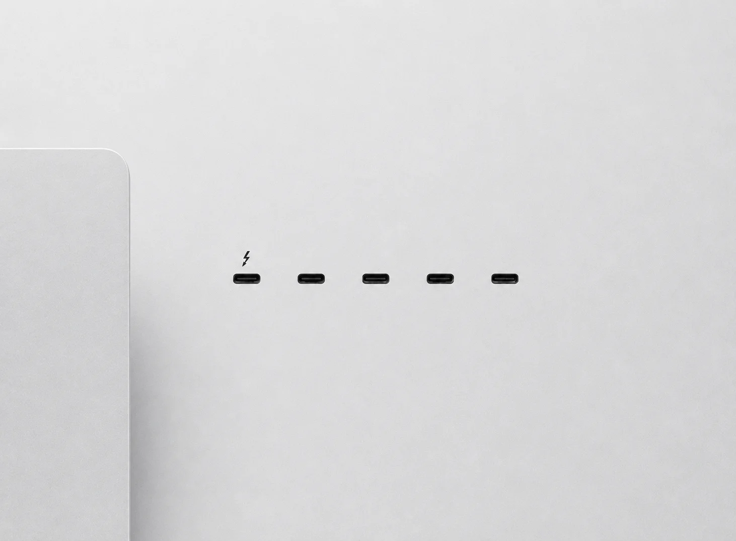 Meirro Pro — Thunderbolt and USB-C port detail